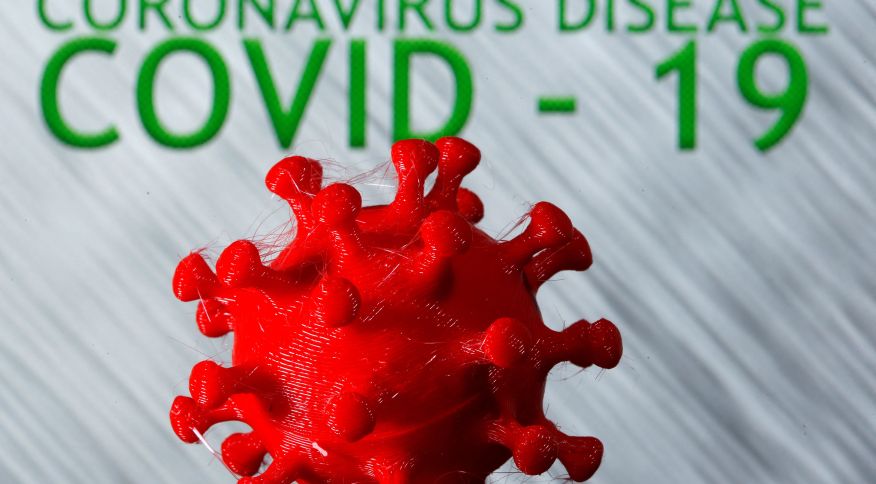 Dados sugerem que Brasil passou pelo pico da Ômicron, mas é preciso cuidado
